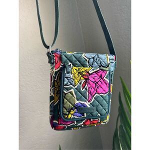 Vera‎ Bradley Hipster Falling Flowers Floral Crossbody Bag Wallet New